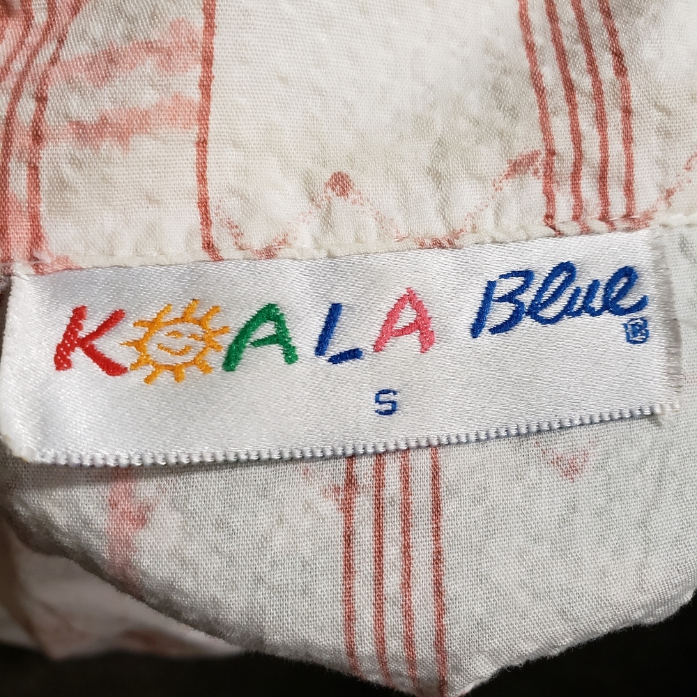 KOALA BLUE 1980's vintage seersucker blouse purchased on Melrose Avenue.